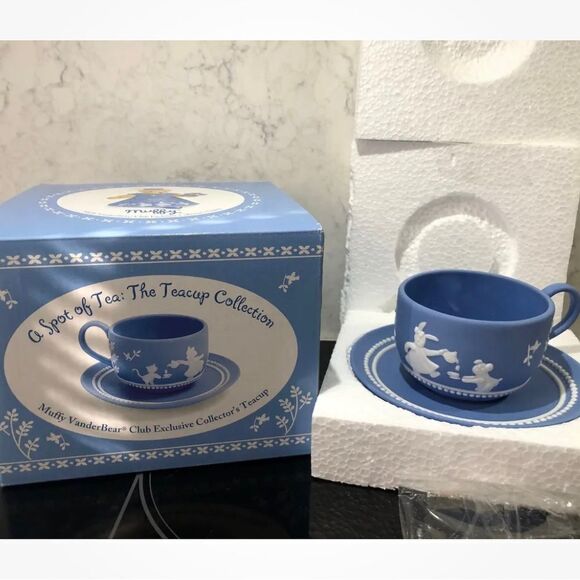 Muffy Vanderbear tea cup & saucer in box spot of tea - Picture 4 of 7